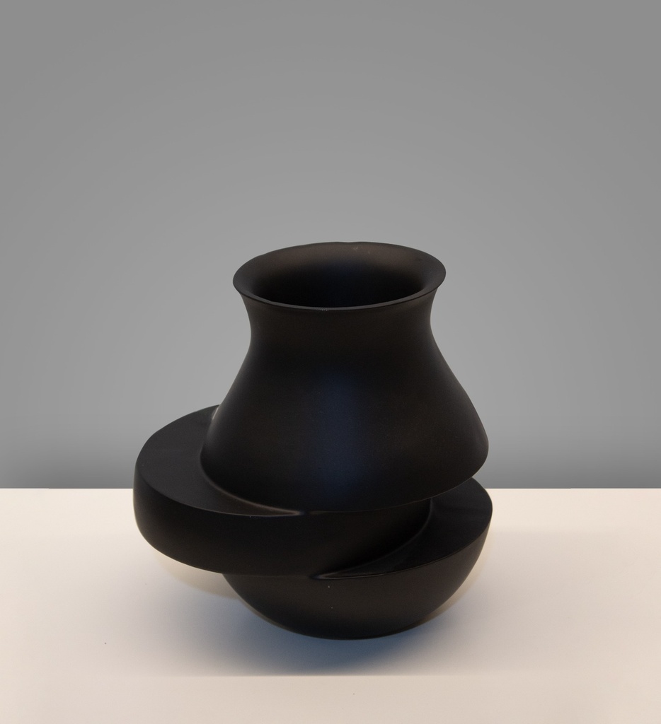 Irregular Vase Black-B